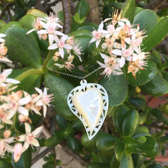 Valentines Day Pearl Heart Necklace Silver Carved - Picture 2 of 6